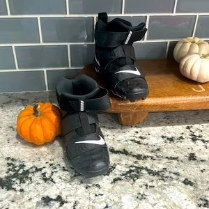 Nike Force like new Black Football Cleats Y2